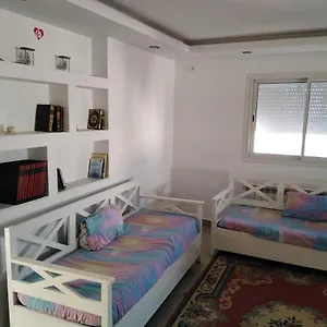 Pretty And Independent Located In City Tunis